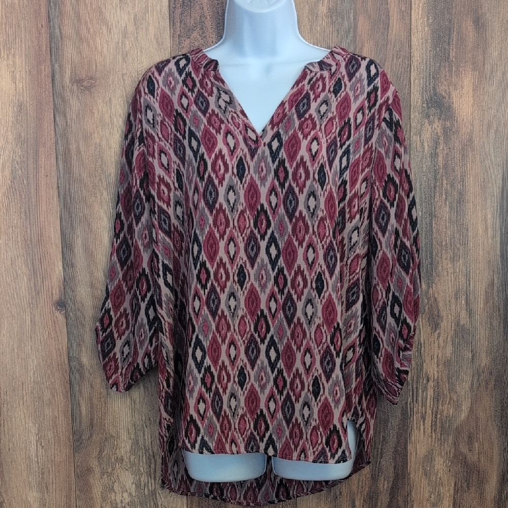 Maurices Multicolor Red Multicolor Diamond Pattern V Neck Blouse L